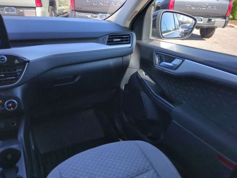 Used 2020 Ford Escape SE image 16