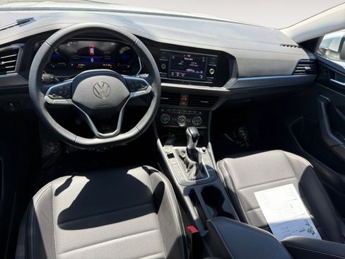 Certified 2023 Volkswagen Jetta SE FWD image 15