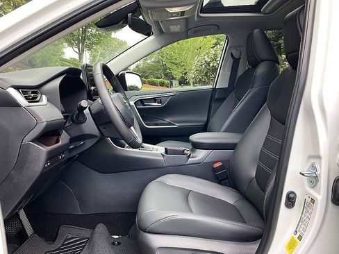 Certified 2025 Toyota RAV4 Limited FWD image 11