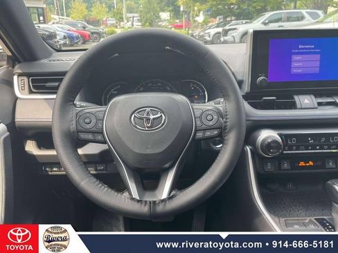Used 2023 Toyota RAV4 SE w/ Convenience Package AWD/4WD image 14