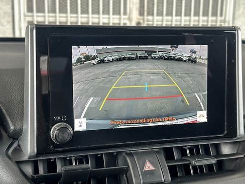 Used 2023 Toyota RAV4 LE AWD/4WD image 18