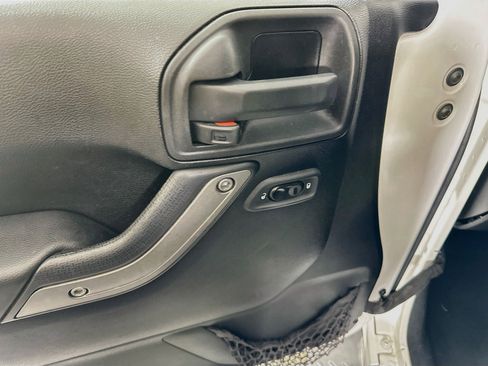 Used 2012 Jeep Wrangler Sport AWD/4WD image 15