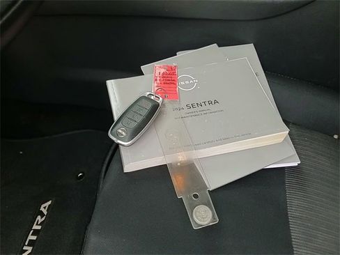 Used 2024 Nissan Sentra SV image 7