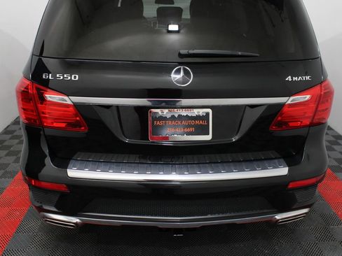 Used 2015 Mercedes-Benz GL 550 4MATIC image 6
