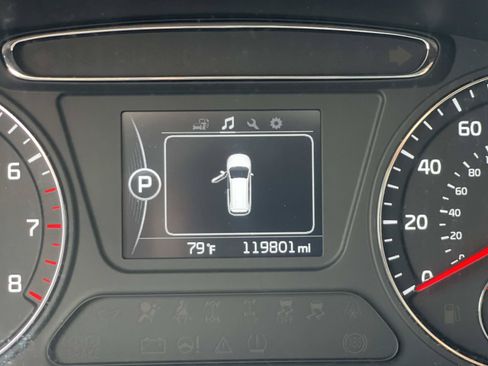 Used 2017 Kia Sorento FWD image 38