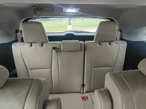 Used 2022 Toyota Highlander Platinum image 19
