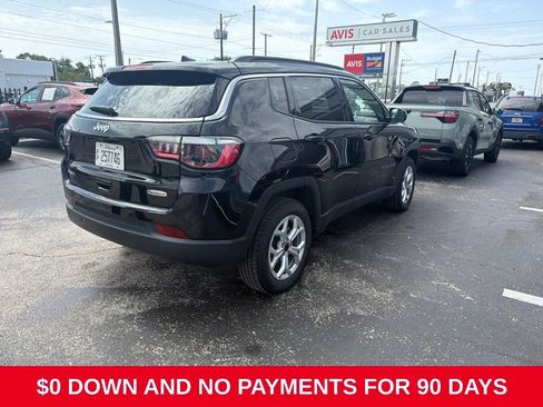 Used 2025 Jeep Compass Latitude w/ Sun & Sound Group AWD/4WD image 4