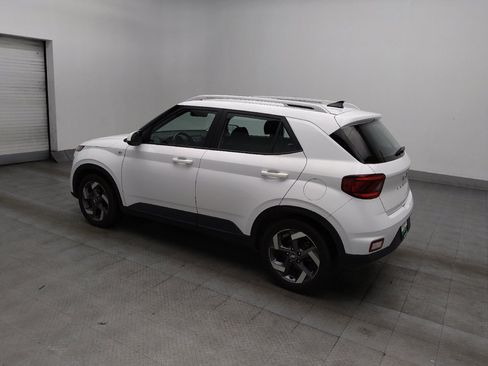 Used 2021 Hyundai Venue SEL FWD image 3