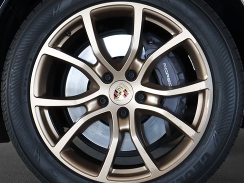 Used 2024 Porsche Cayenne Coupe AWD/4WD image 26