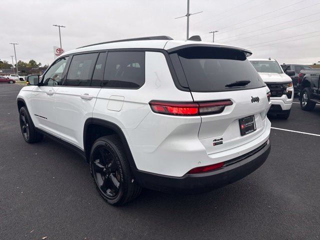 Used 2023 Jeep Grand Cherokee L Laredo AWD/4WD image 9