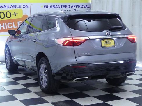 Used 2024 Buick Enclave Premium image 7