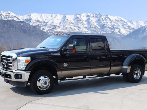 Used 2014 Ford F350 Lariat w/ Lariat Ultimate Package AWD/4WD image 2