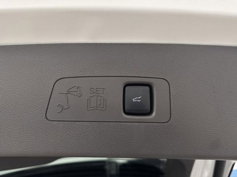 Used 2023 Lincoln Corsair AWD image 16