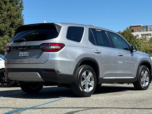 Used 2024 Honda Pilot EX-L image 4
