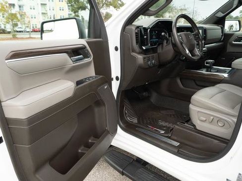 Used 2022 Chevrolet Silverado 1500 RST w/ Convenience Package II image 13