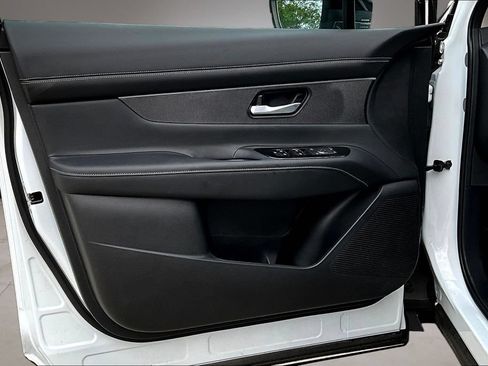 Certified 2025 Nissan Murano SV AWD/4WD image 27