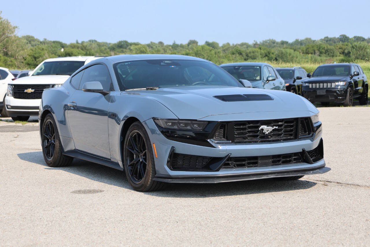 Used 2025 Ford Mustang GT Premium RWD image 4