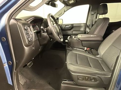 Used 2024 Chevrolet Silverado 1500 Custom w/ Dark Appearance Package AWD/4WD image 12