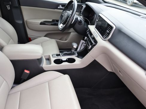 Used 2020 Kia Sportage S w/ S Premium Package AWD/4WD image 11