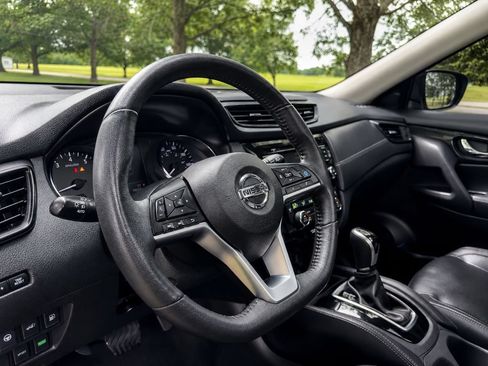 Used 2019 Nissan Rogue SL w/ Premium Package FWD image 23