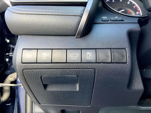 Used 2022 Toyota Camry SE FWD image 33
