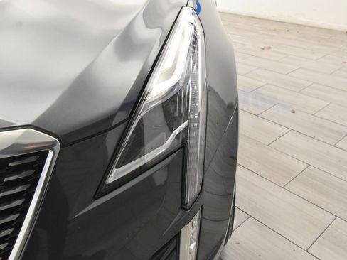 Used 2020 Cadillac XT5 Premium Luxury image 9