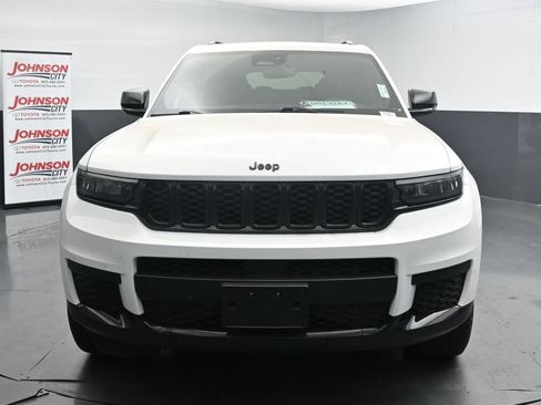 Used 2024 Jeep Grand Cherokee L Laredo AWD/4WD image 3