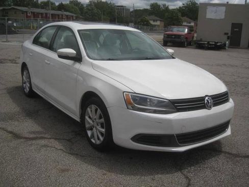 Used 2014 Volkswagen Jetta SE image 3
