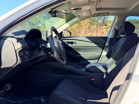 Used 2024 Honda Accord EX image 14