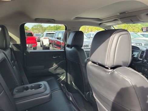 Used 2024 Nissan Frontier SL w/ Technology Package image 28