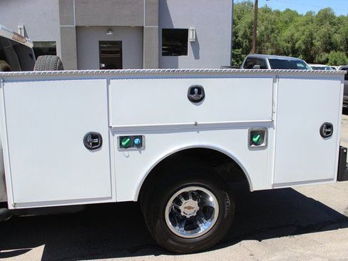 Used 2024 Chevrolet Silverado 3500 LT w/ Convenience Package AWD/4WD image 3