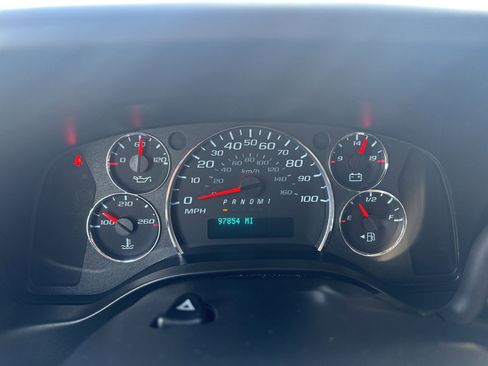 Used 2021 Chevrolet Express 2500 w/ Driver Convenience Package RWD image 5