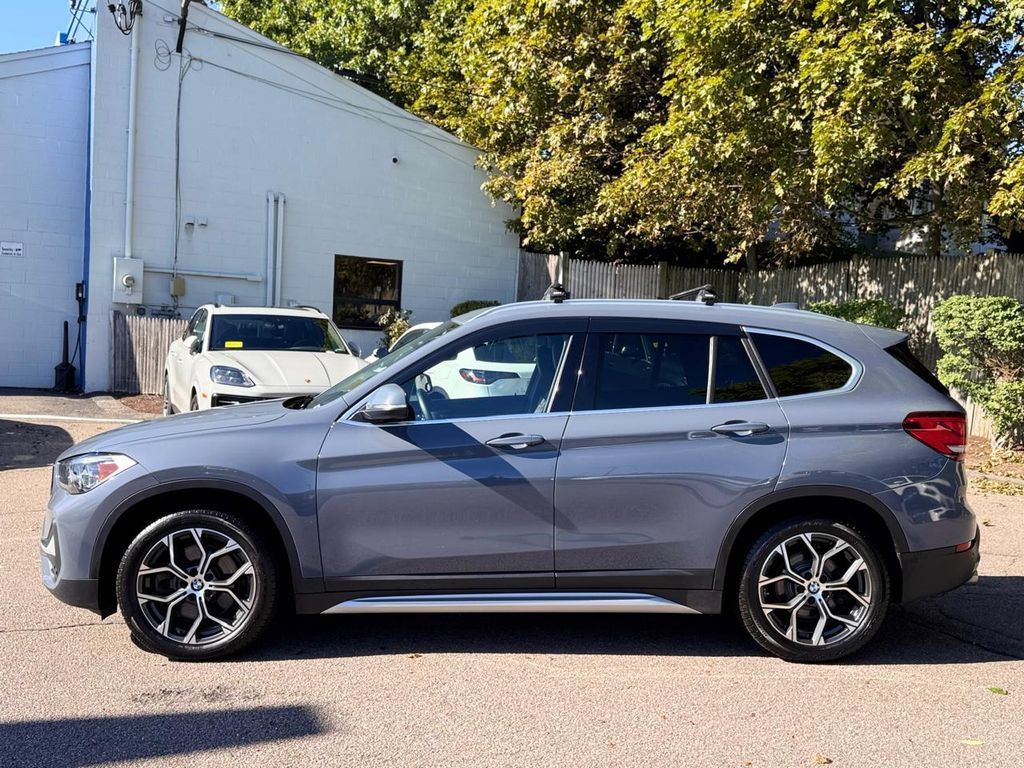 Used 2021 BMW X1 xDrive28i w/ Premium Package AWD/4WD image 3