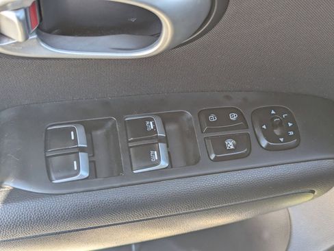 Used 2018 Kia Soul + image 22