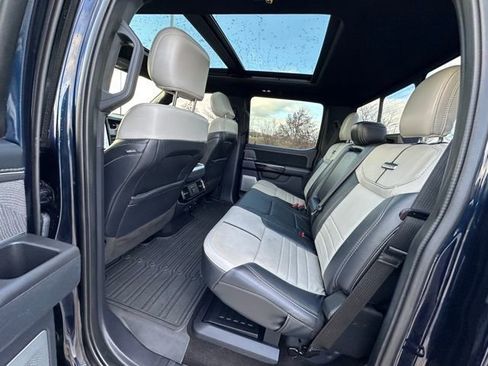 Used 2022 Ford F150 Lightning Platinum image 14