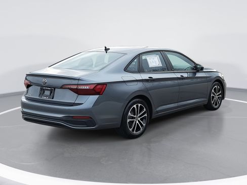 Certified 2024 Volkswagen Jetta Sport image 3