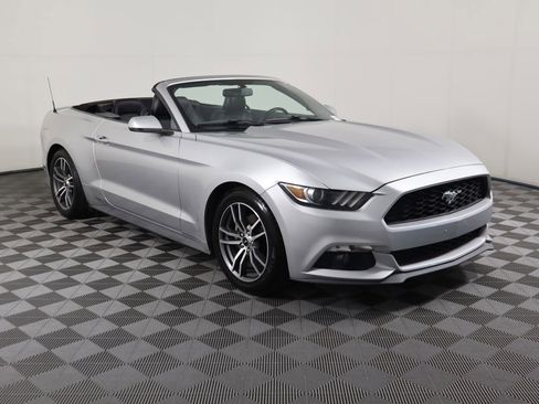 Used 2016 Ford Mustang Premium image 3