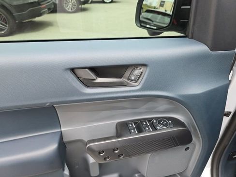 Used 2025 Ford Maverick Lariat w/ Black Appearance Package image 12