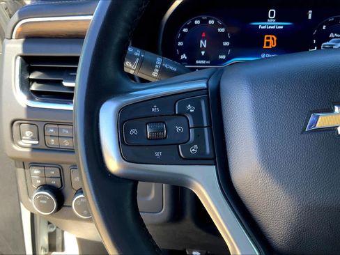 Used 2023 Chevrolet Suburban Premier image 23