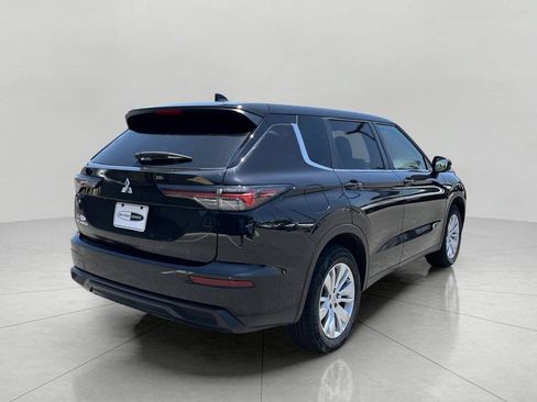 Used 2025 Mitsubishi Outlander ES FWD image 6