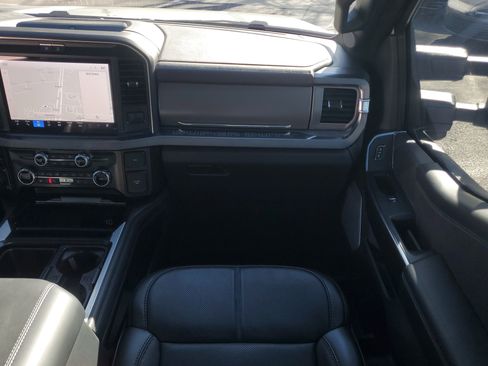 Used 2025 Ford F250 Platinum image 22