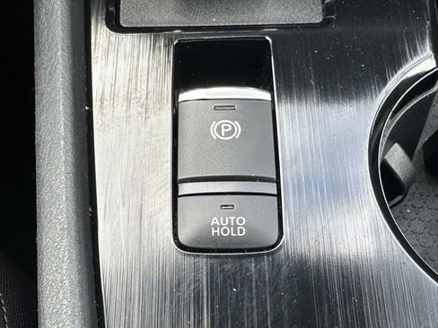 Certified 2021 Nissan Rogue S image 36