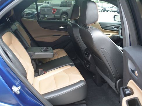 Used 2023 Chevrolet Equinox Premier AWD/4WD image 19
