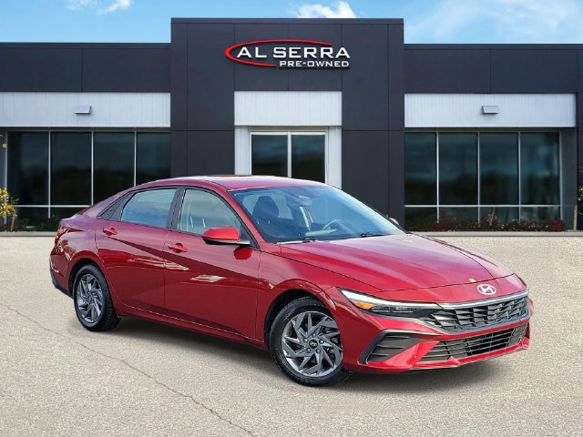 Used 2024 Hyundai Elantra SEL FWD image 1