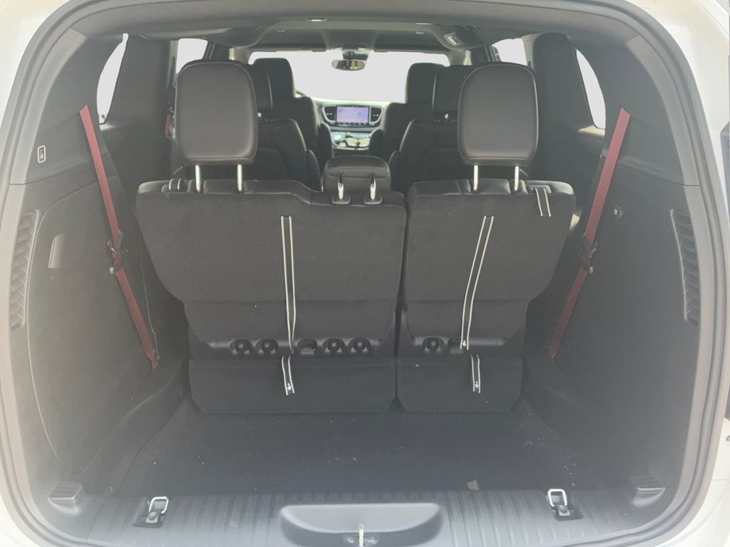 New 2027 Chrysler Pacifica Select AWD/4WD image 20