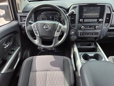 Used 2024 Nissan Titan SV w/ SV Convenience Package AWD/4WD image 12