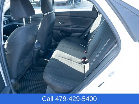 Used 2022 Hyundai Elantra SEL image 28