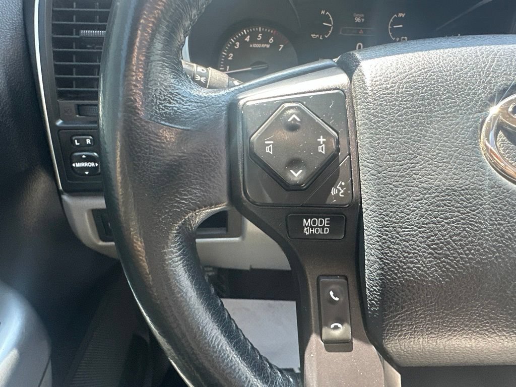 Used 2019 Toyota Sequoia SR5 AWD/4WD image 18
