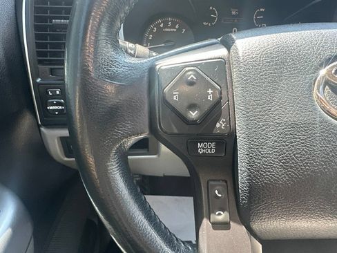 Used 2019 Toyota Sequoia SR5 AWD/4WD image 18
