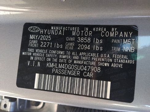 Used 2025 Hyundai Elantra Sport FWD image 33